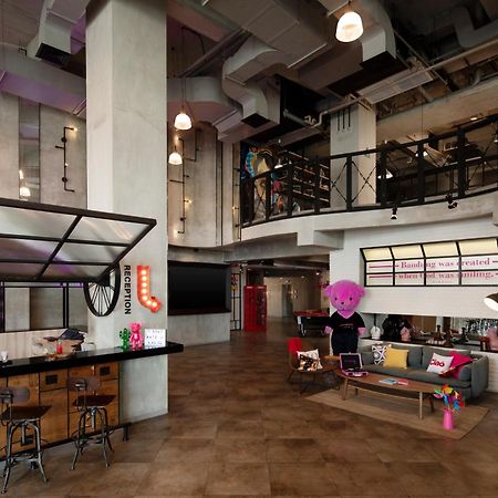 Moxy Bandung Hotel Eksteriør billede