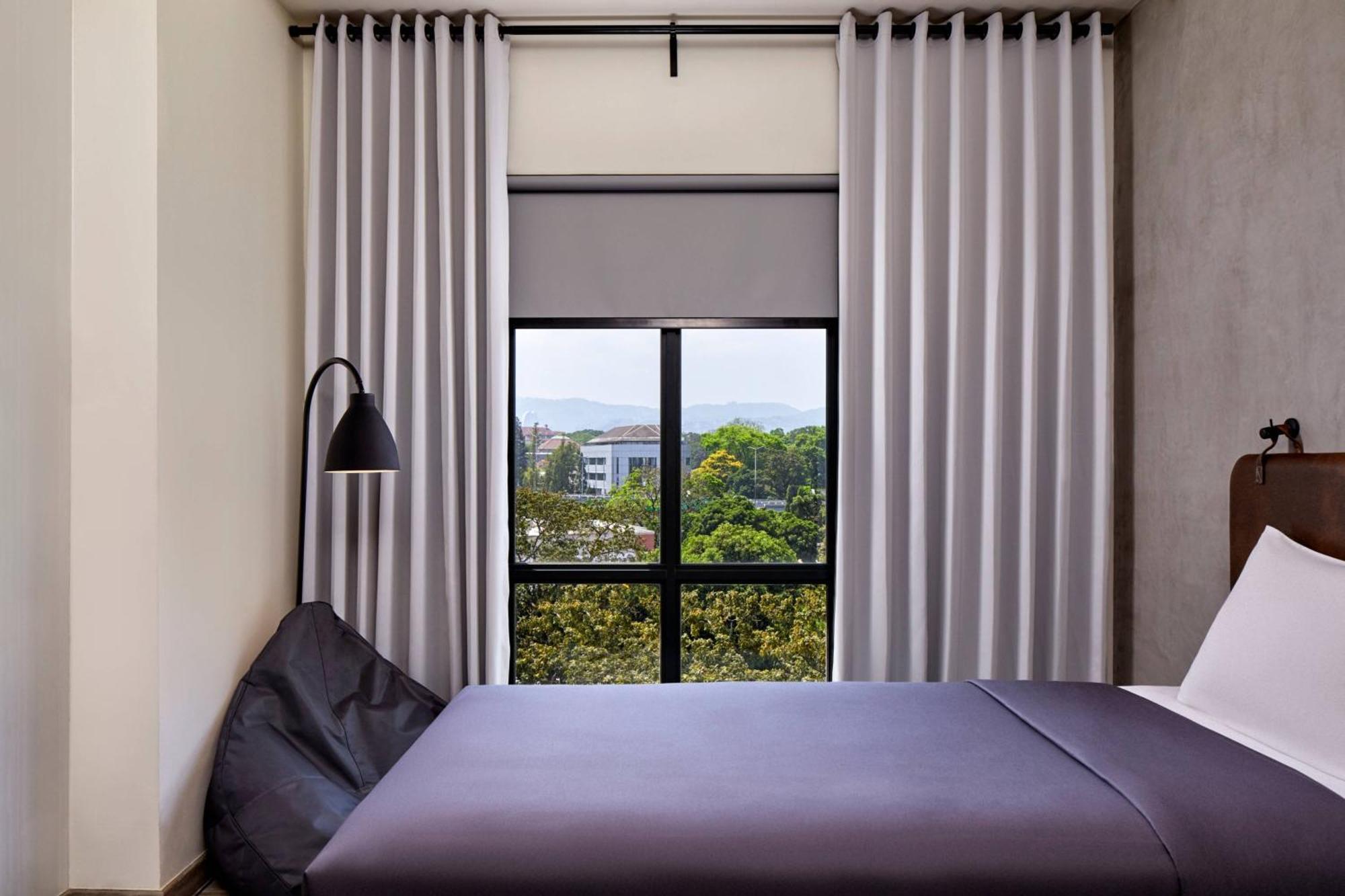 Moxy Bandung Hotel Eksteriør billede