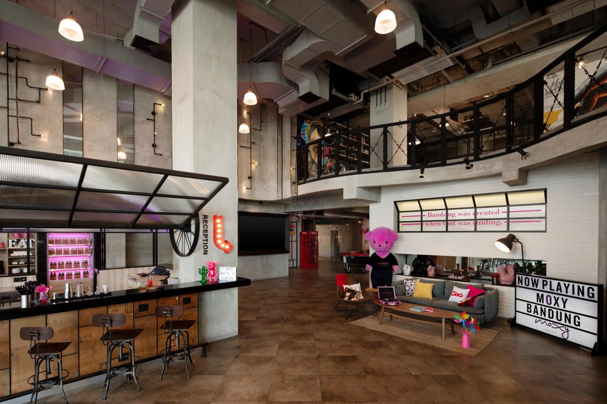 Moxy Bandung Hotel Eksteriør billede