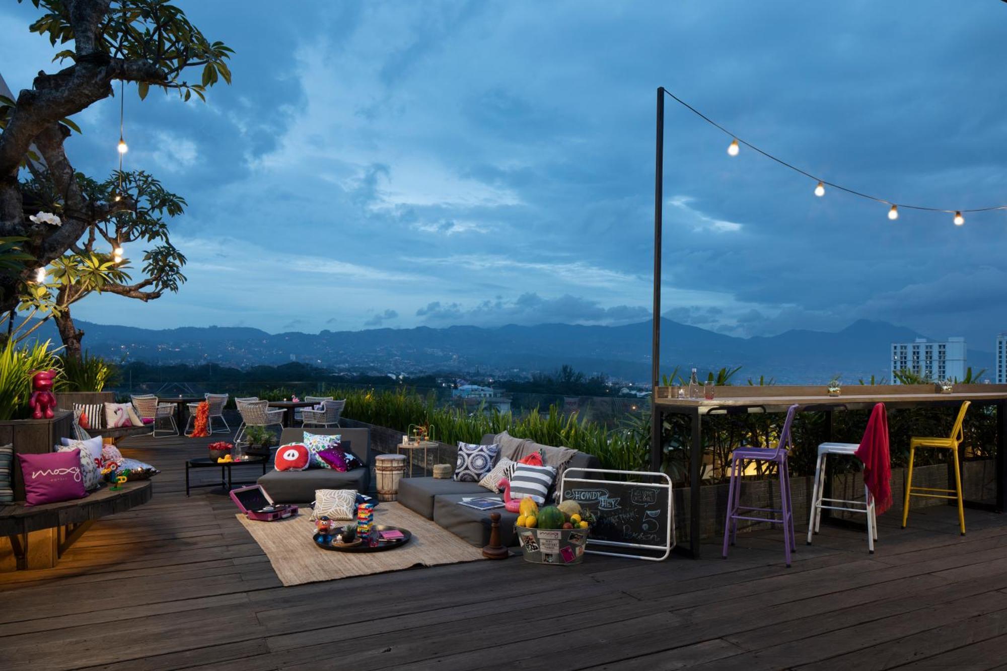 Moxy Bandung Hotel Eksteriør billede