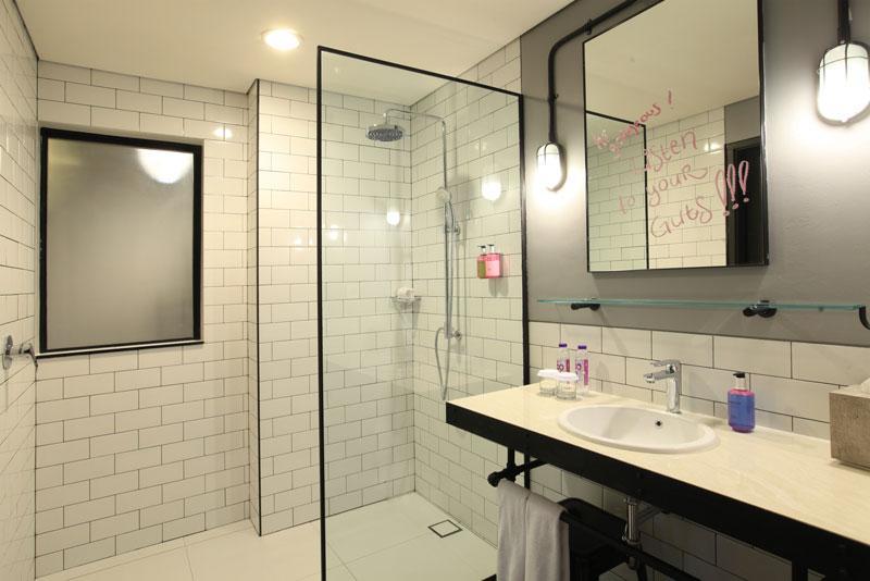 Moxy Bandung Hotel Eksteriør billede