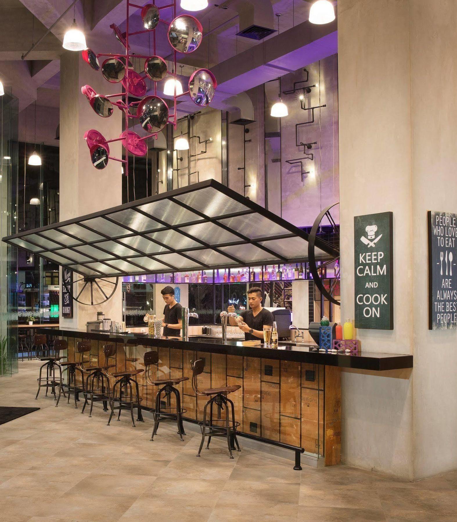 Moxy Bandung Hotel Eksteriør billede